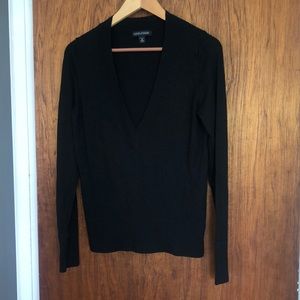 Banana Republic V neck sweater with long sleeves